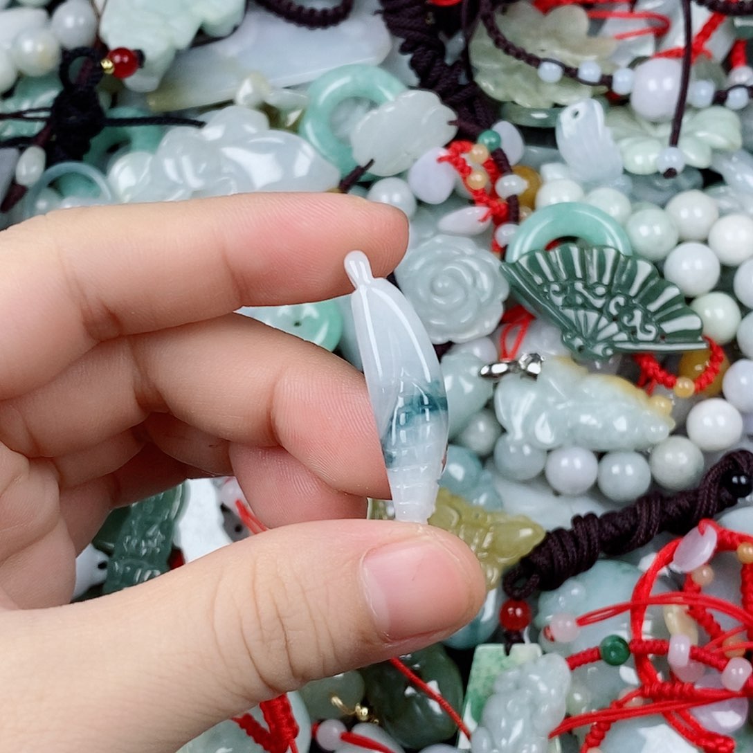 翡翠未镶嵌颈饰玉米