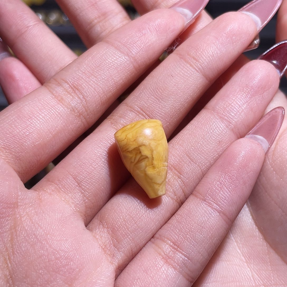 蜜蜡裸石未镶嵌爱****猫福利