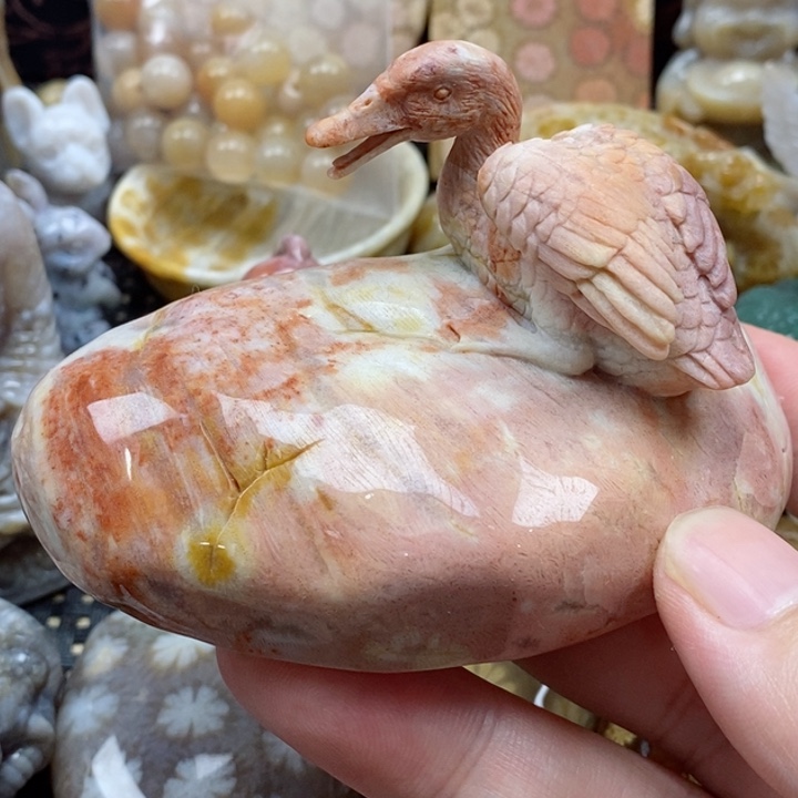 硅化珊瑚（珊瑚玉）颈饰未镶嵌