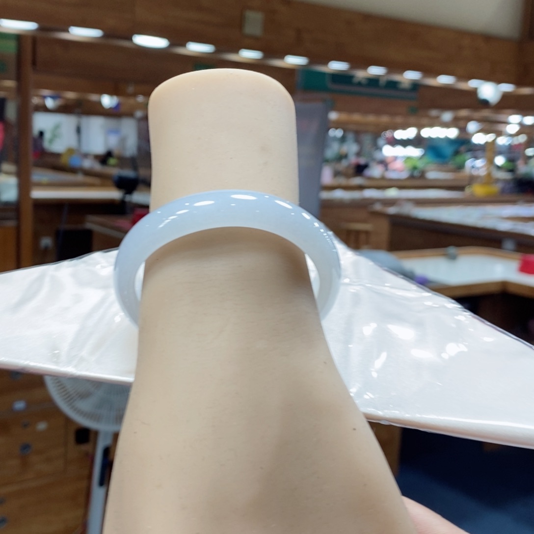 未镶嵌手镯翡翠翡翠