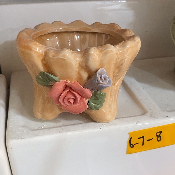 陶瓷花盆有孔 瑕疵介意勿拍 