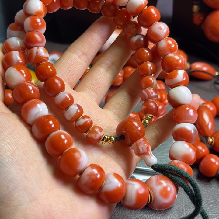 颈饰琉璃人***玩琉璃………….