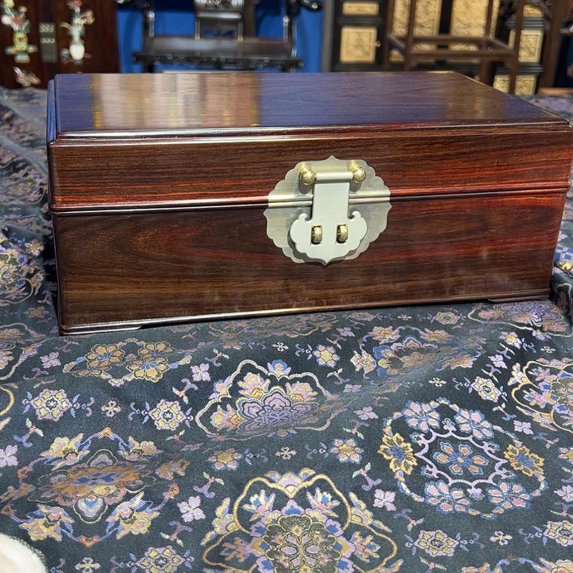 【闪购商品】红酸枝木类成套家具盒子