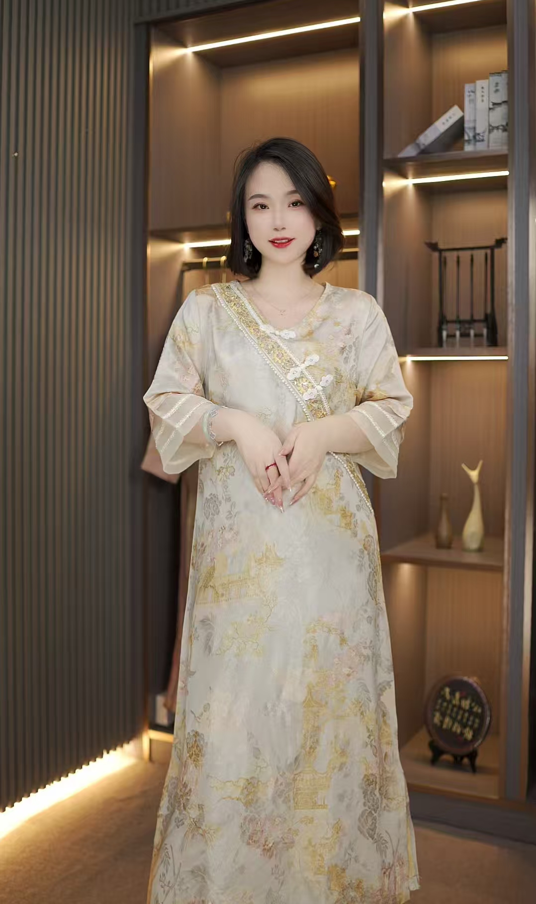 朝颜-端庄优雅国风盘扣圆领轻奢连衣裙