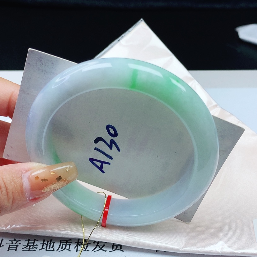 【闪购商品】翡翠手镯未镶嵌 正圈60+