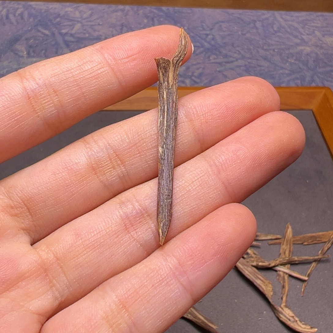 沉香碎屑沉香广东台山老树心0.2克