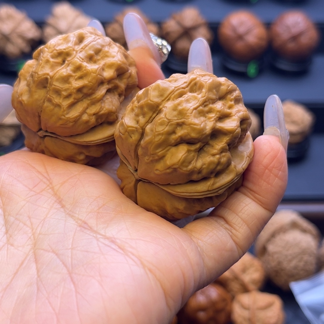 黑***弟文玩核桃把件老树金蟾疙瘩包