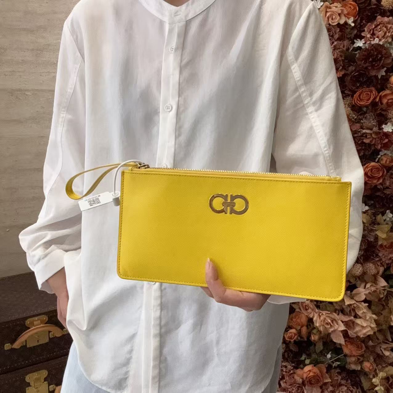 95新 FERRAGAMO/菲拉格慕 FERRAGAMO菲拉格慕【冰】黄色手拿包