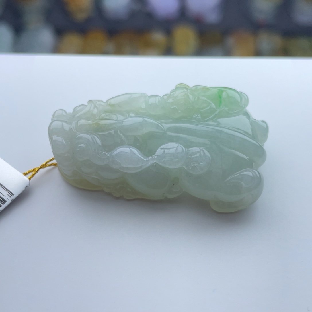 翡翠颈饰未镶嵌貔貅