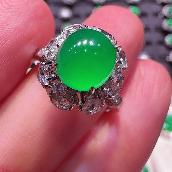 翡翠戒指18K金镶嵌戒指