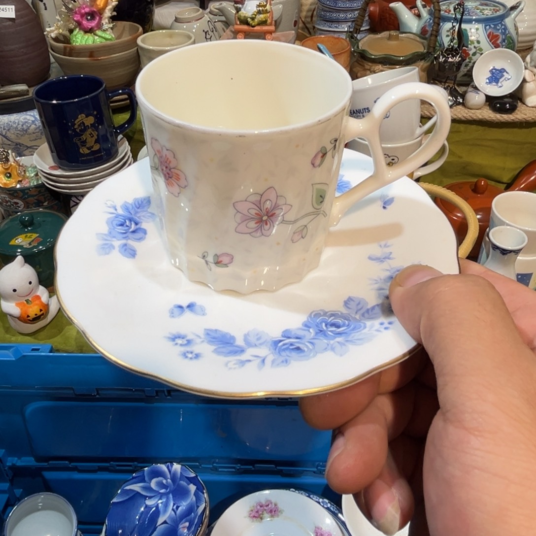 凯****其他散瓷，默认微瑕，完美者慎拍