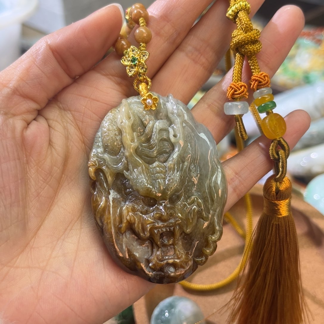 翡翠颈饰未镶嵌待编款