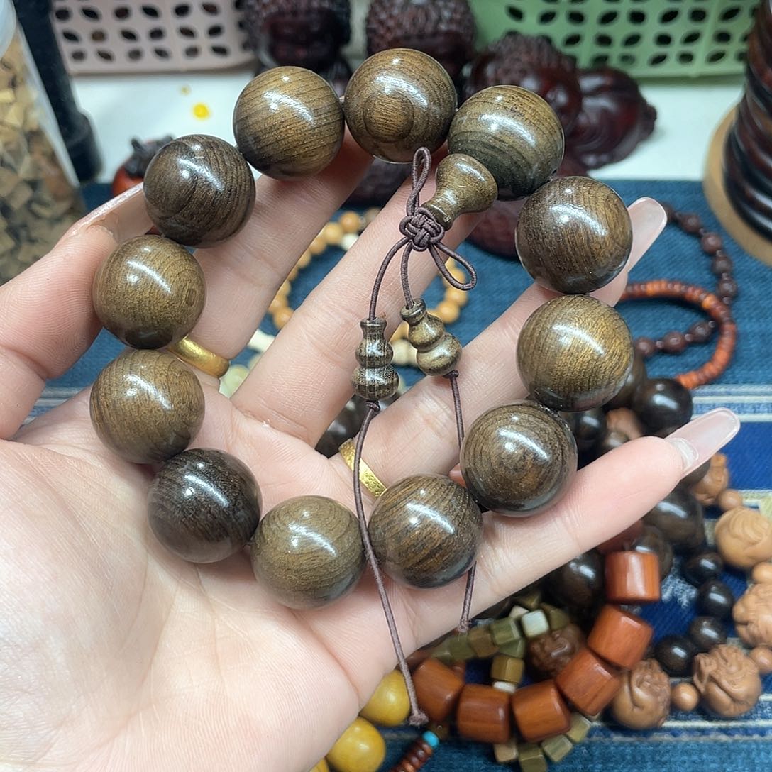 维腊木（绿檀）无事牌