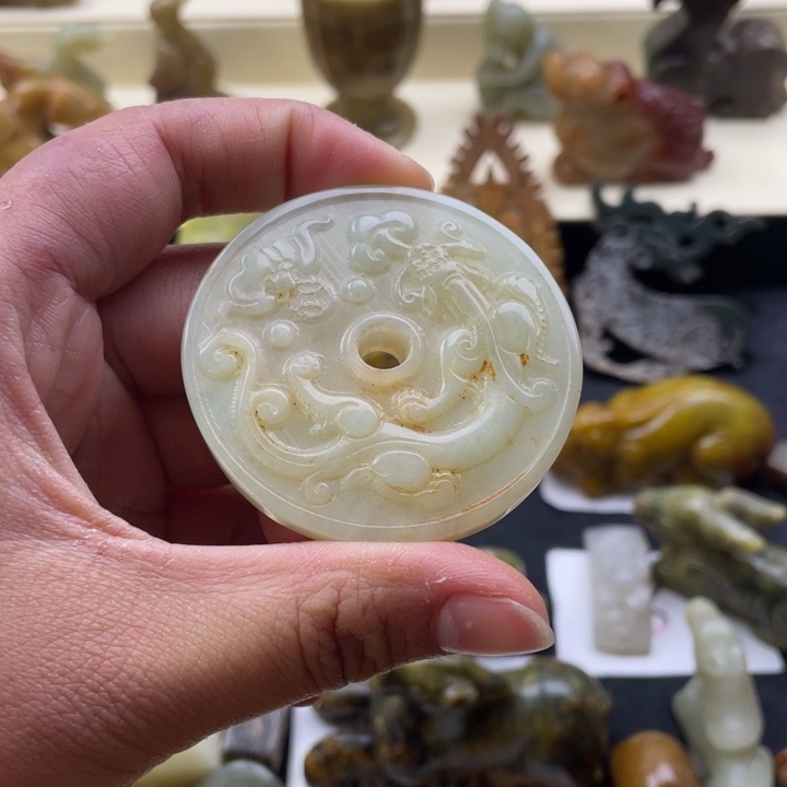 蛇纹石玉颈饰未镶嵌3