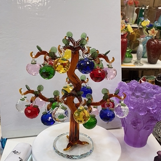 琉璃花瓶高30厘米宽28厘米