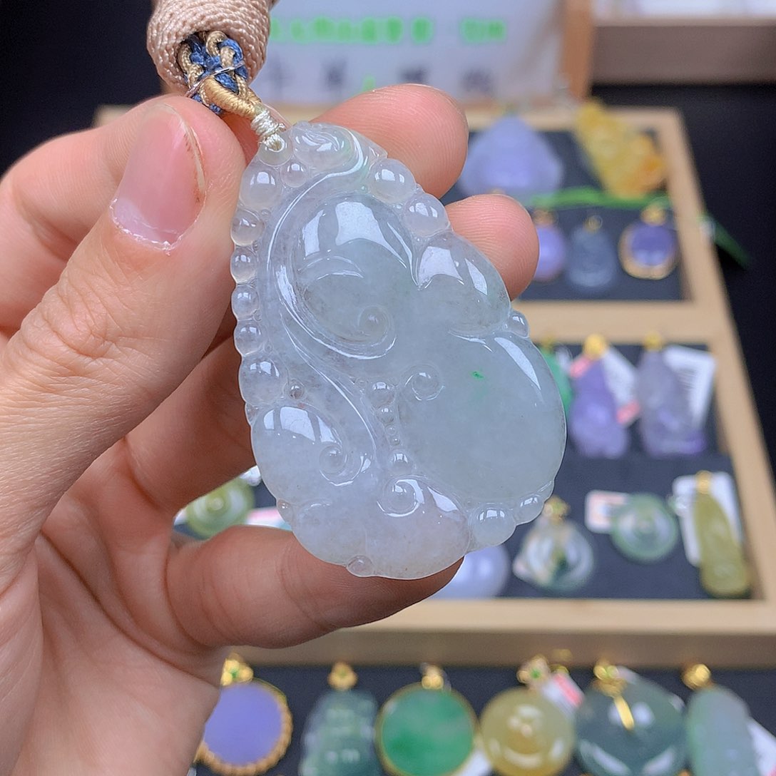 翡翠颈饰未镶嵌翡翠