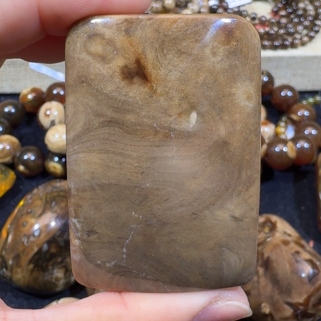 琥珀珠宝奇石未镶嵌