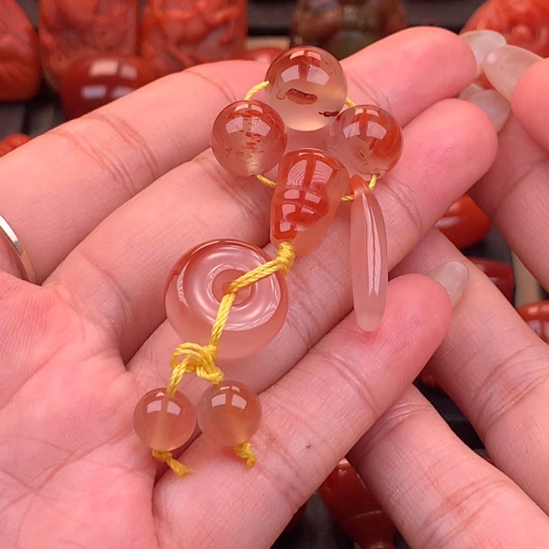 南红玛瑙未镶嵌川料冰飘三通套装