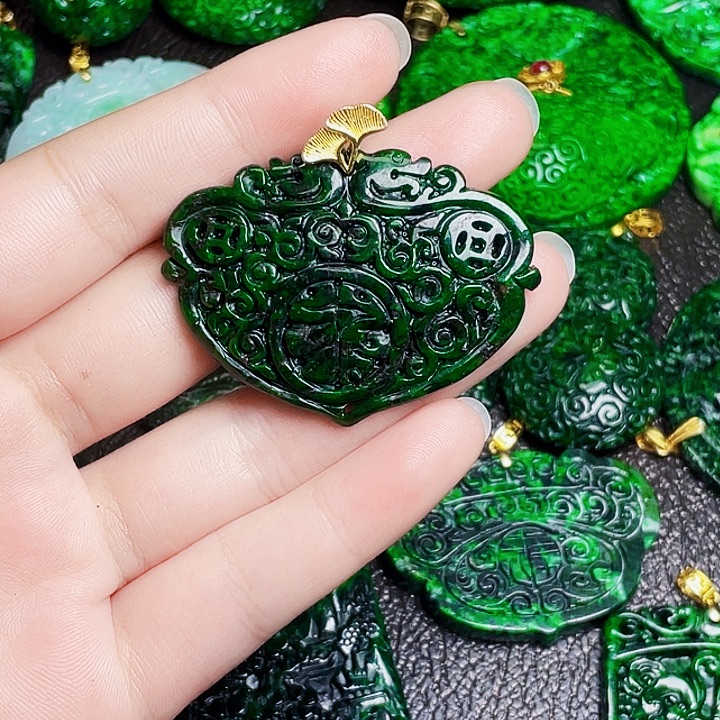 翡翠银S925镶嵌颈饰多样性