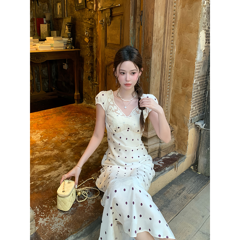 【清仓】法式时尚气质设计感蕾丝V领波点收腰显瘦短袖连衣裙LYQ2011