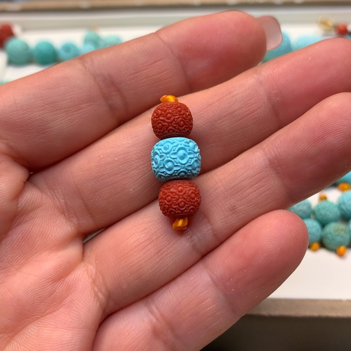 绿松石颈饰未镶嵌