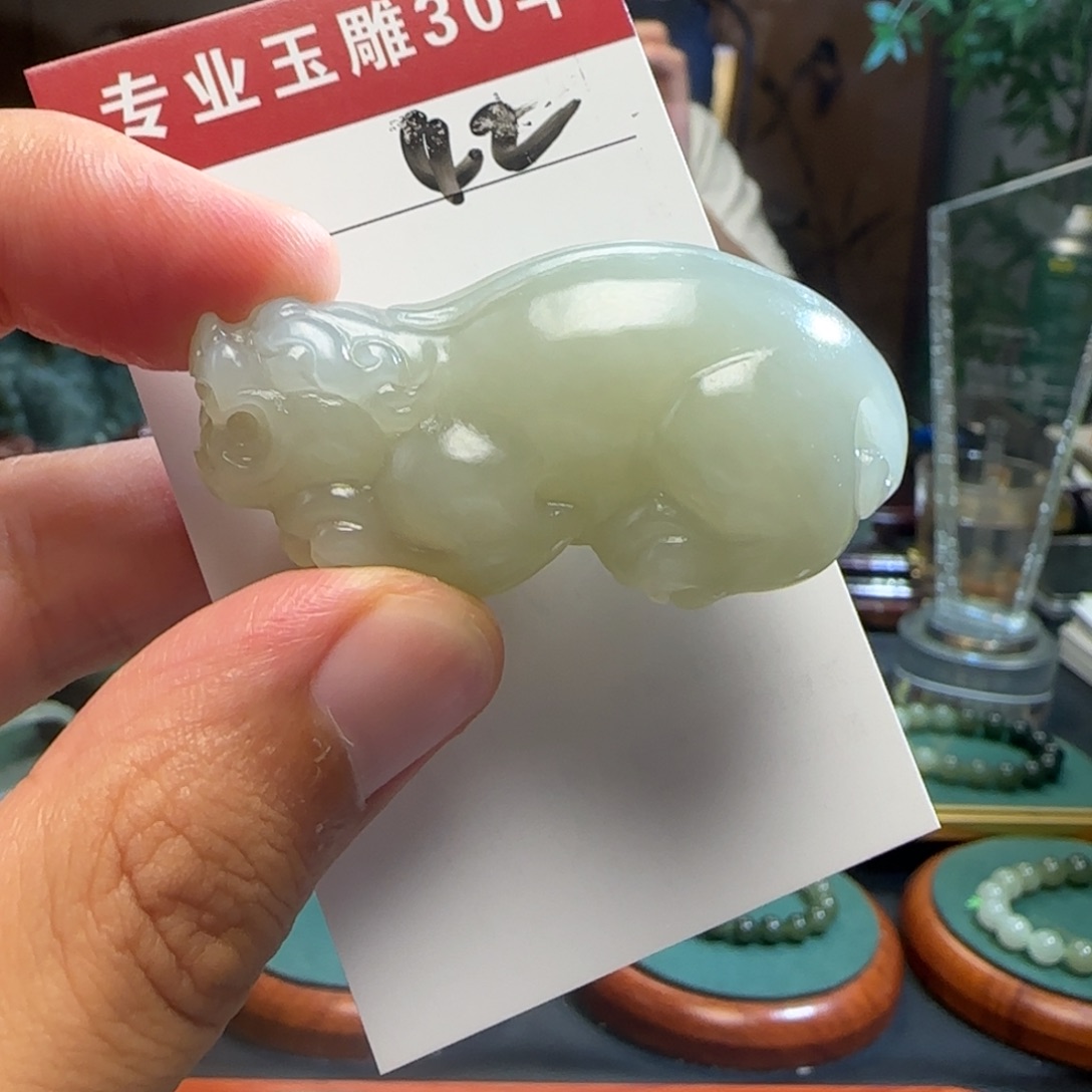 颈饰未镶嵌和田玉（糖玉）