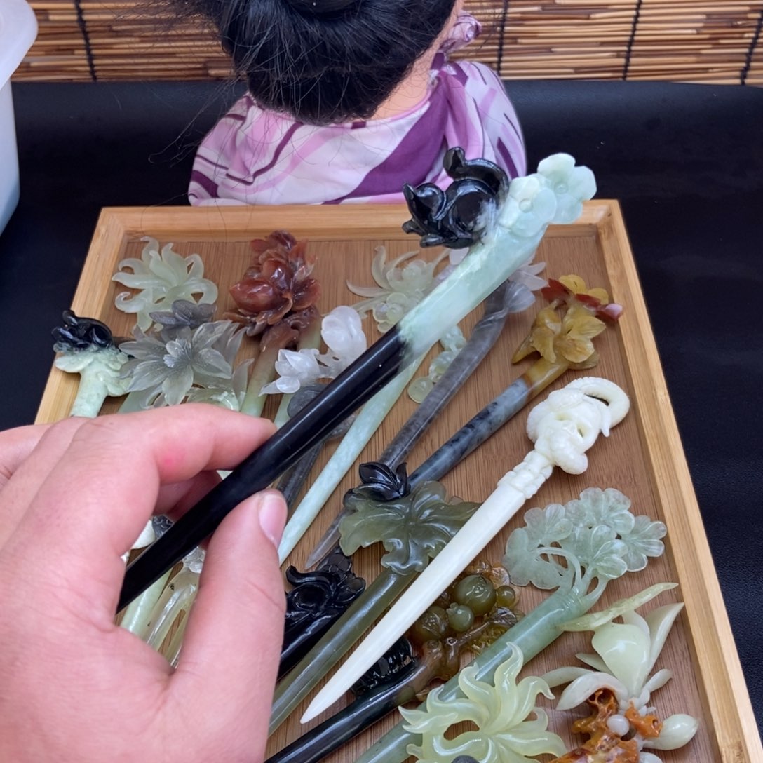 蛇纹石玉发饰未镶嵌