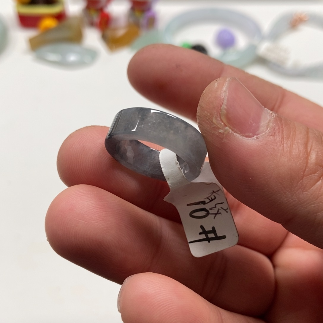 翡翠戒指未镶嵌翡翠