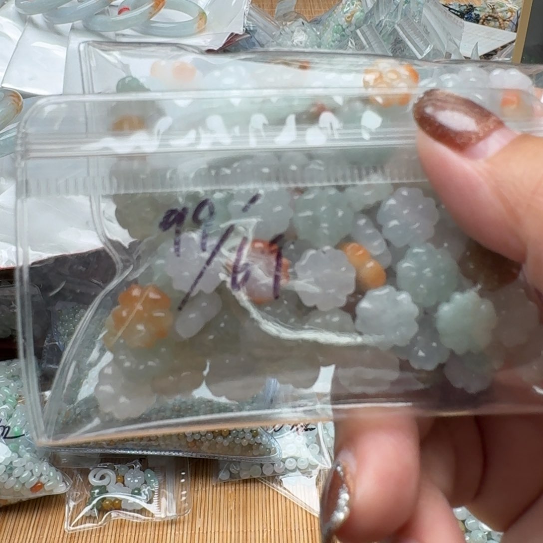 翡翠未镶嵌挂件福利
