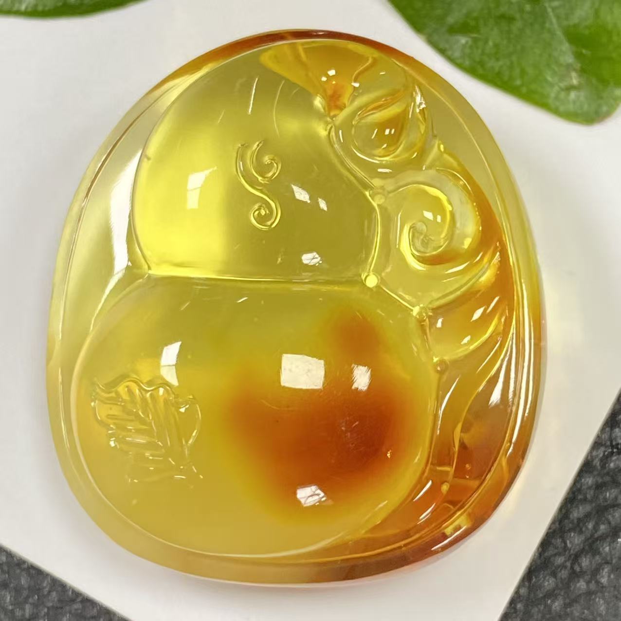 「戴琴珠宝」Q1215-蜜蜡雕刻件吊坠（多样性发其一）