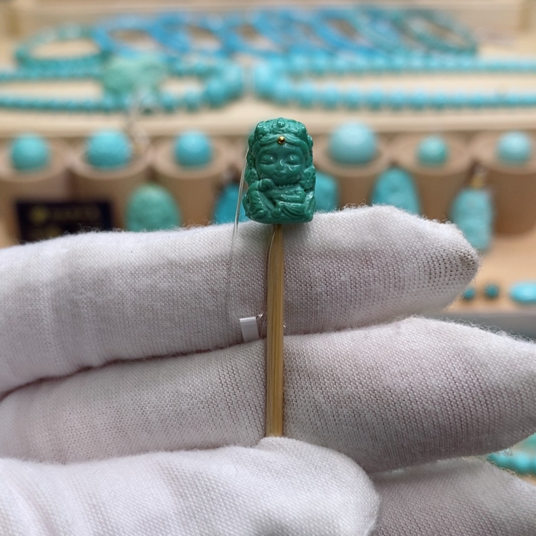 绿松石未镶嵌珠宝奇石