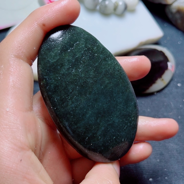 和田玉（糖玉）未镶嵌珠宝奇石