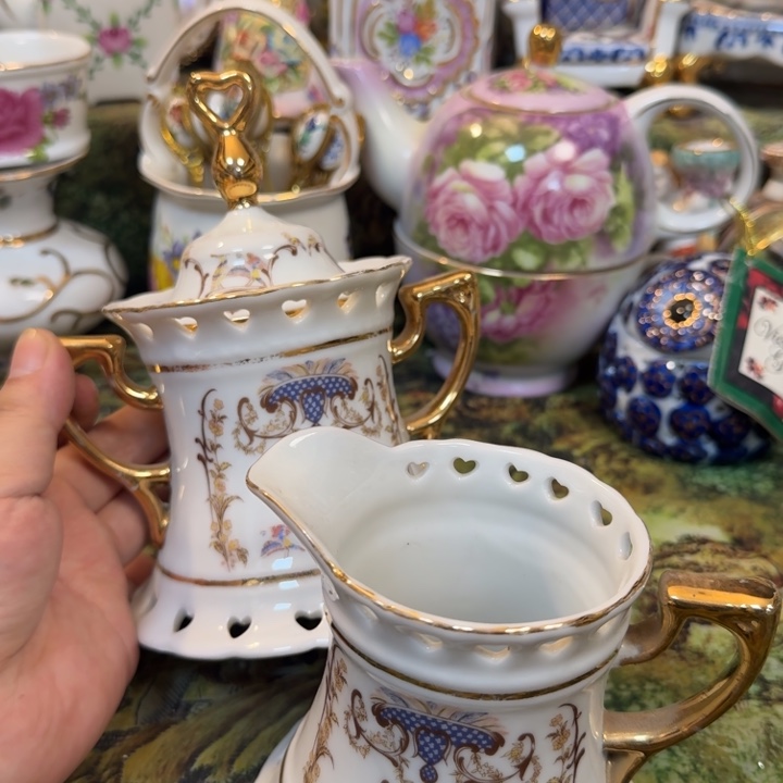 鹿与海陶瓷家居有限公司2个