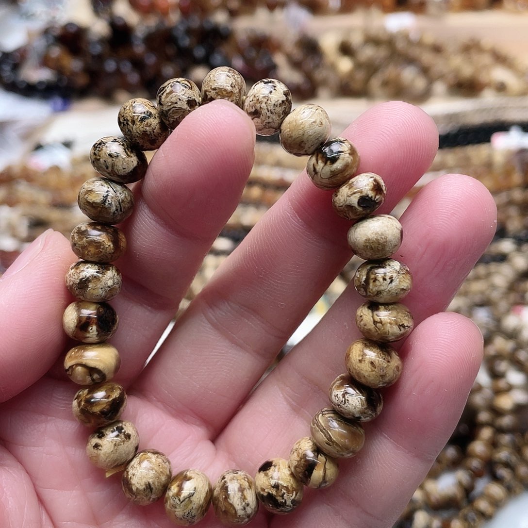 琥珀裸石未镶嵌杨*九