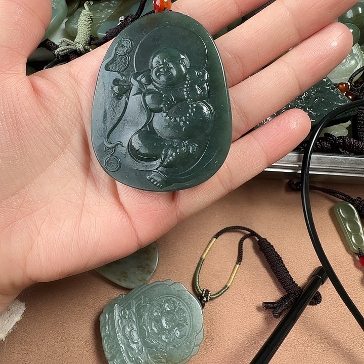 和田玉未镶嵌颈饰