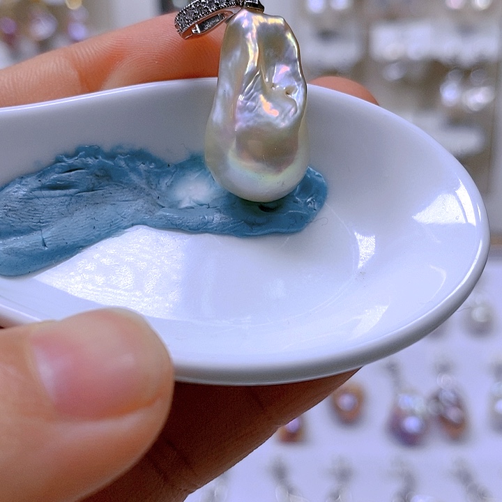 淡水珍珠颈饰合金