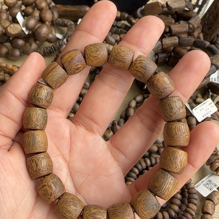 沉香手串陆河多样性发货一条卡11-12克