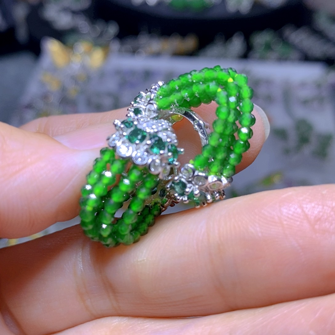 翡翠颈饰银S925镶嵌天然翡翠