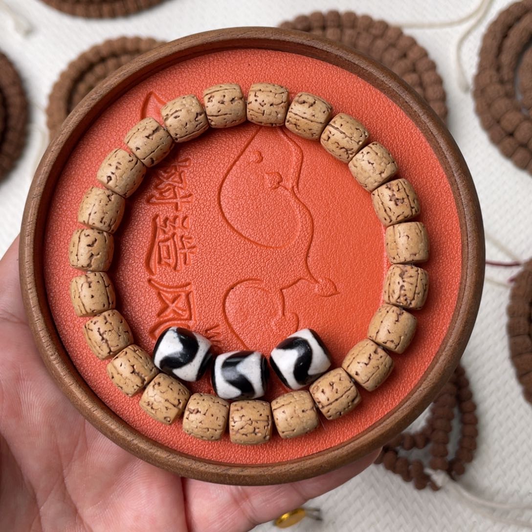 金刚菩提吊坠买龙珠手持送虎牙天珠尺寸10