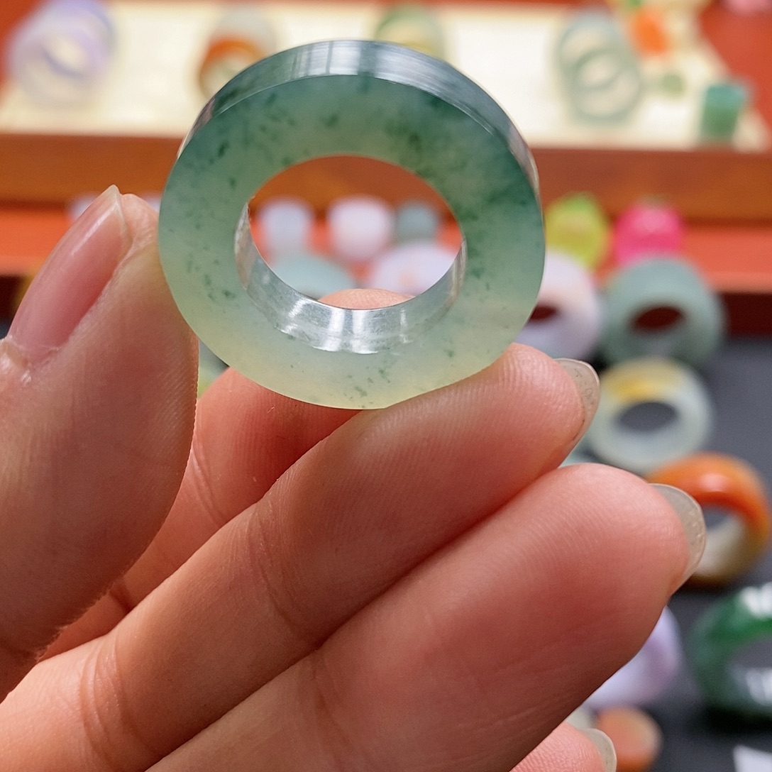 定制翡翠未镶嵌10-17圈口