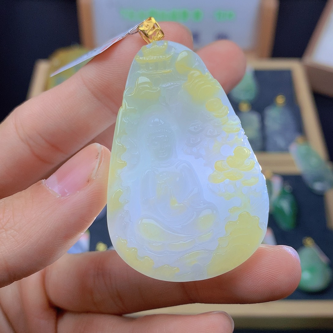 翡翠颈饰18K金镶嵌翡翠