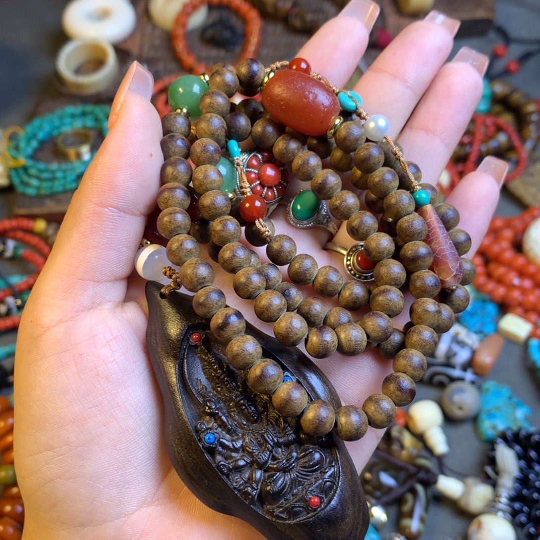 陌***吊坠凤眼菩提……………………