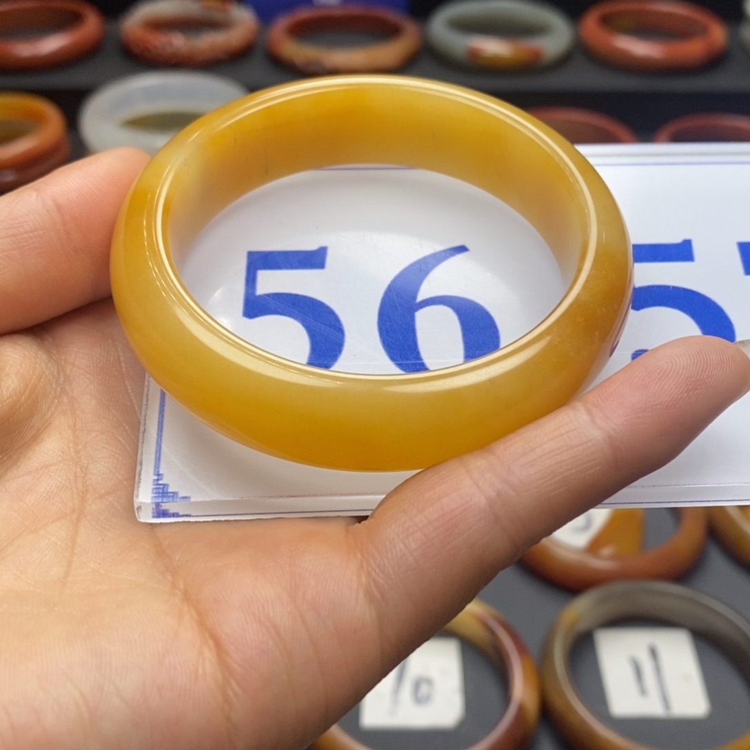 石英质玉（黄龙玉）手镯未镶嵌