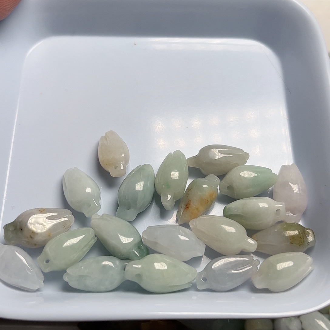 翡翠颈饰未镶嵌天然翡翠吊坠项链