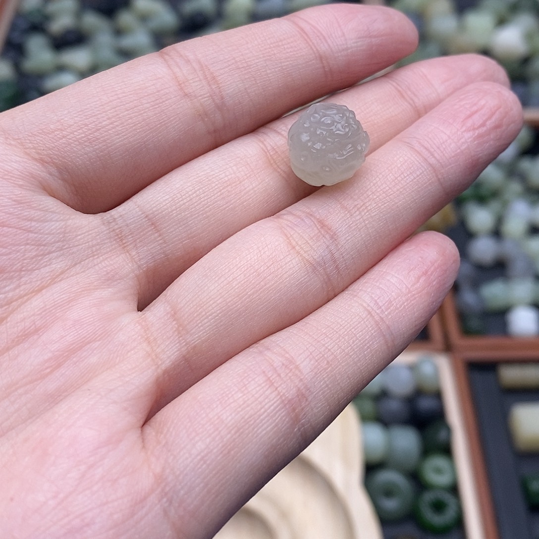 小***嘟和田玉未镶嵌珠宝半成品