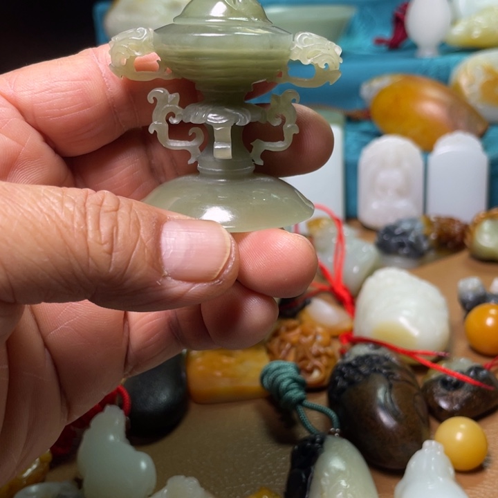 雨***枫和田玉未镶嵌颈饰