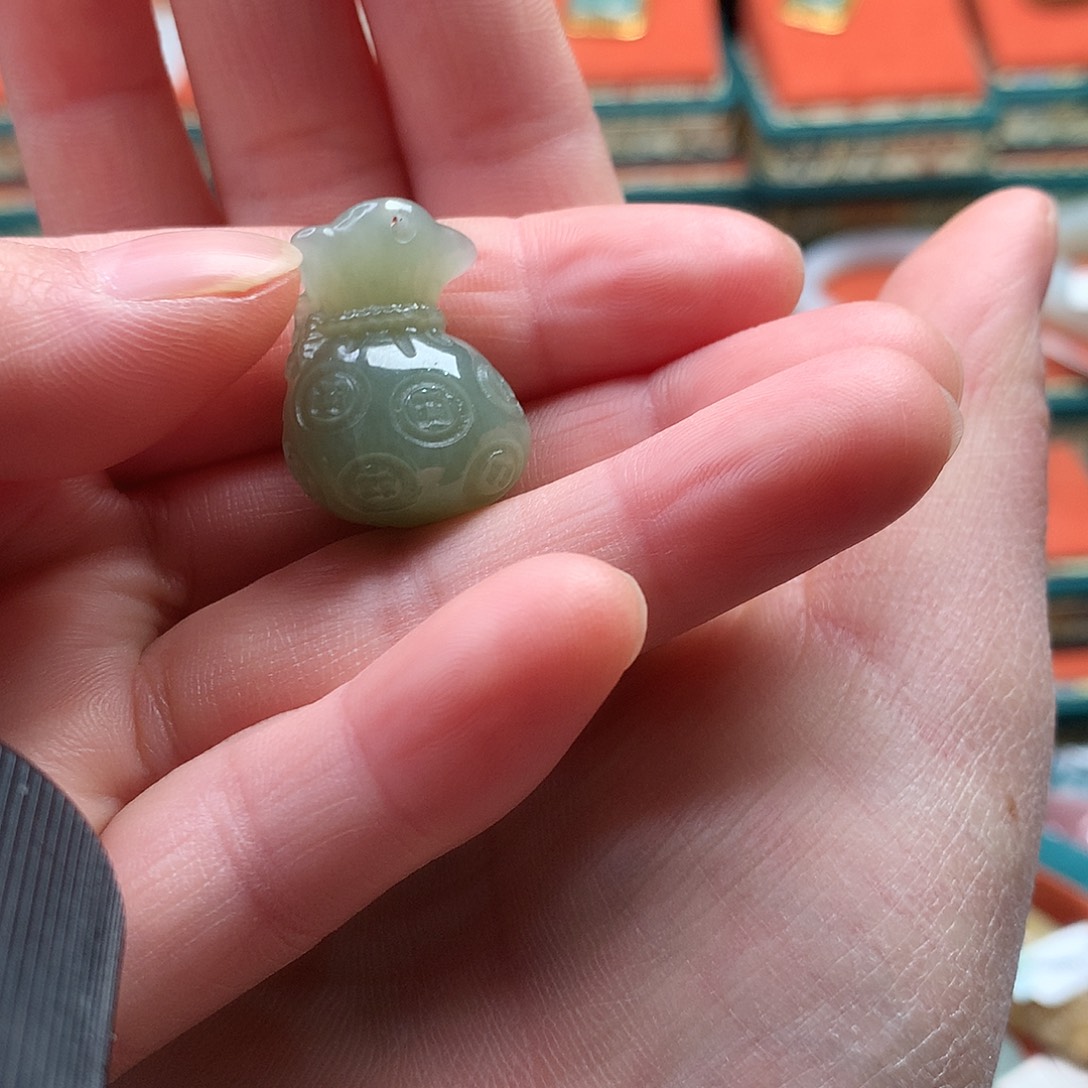 和田玉（糖玉）未镶嵌颈饰