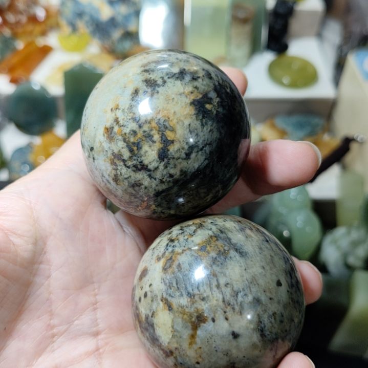 朱***言岫玉未镶嵌挂坠款式