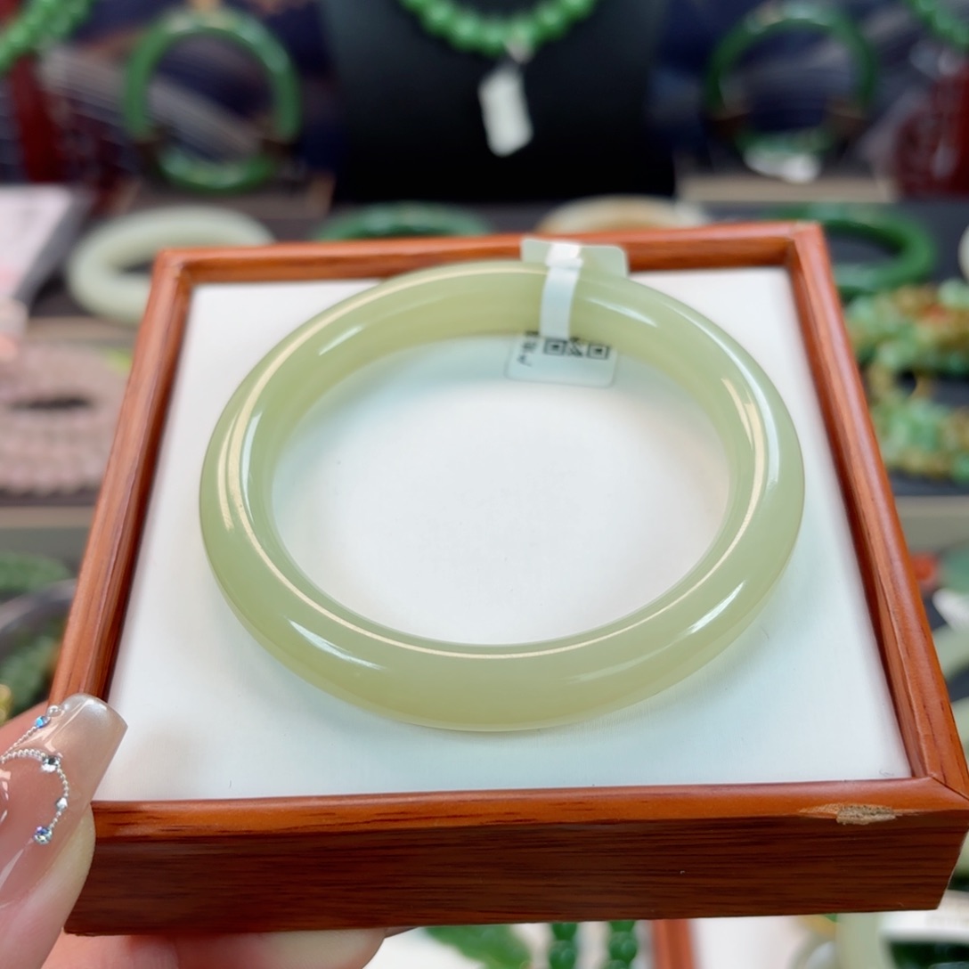 和田玉手镯56.7未镶嵌怡****0