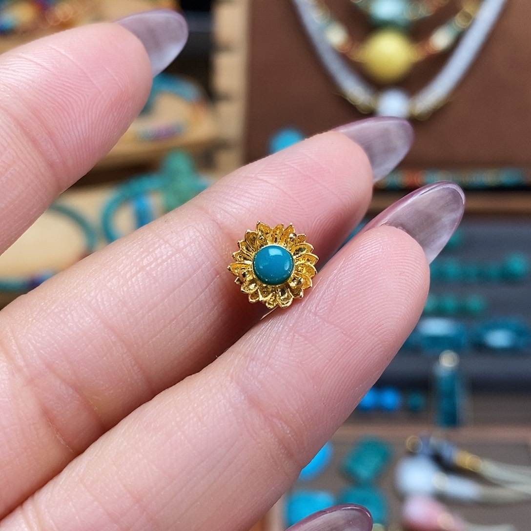 绿松石未镶嵌珠宝奇石